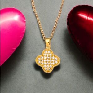 Elegant Gold and Black Pendant Necklace